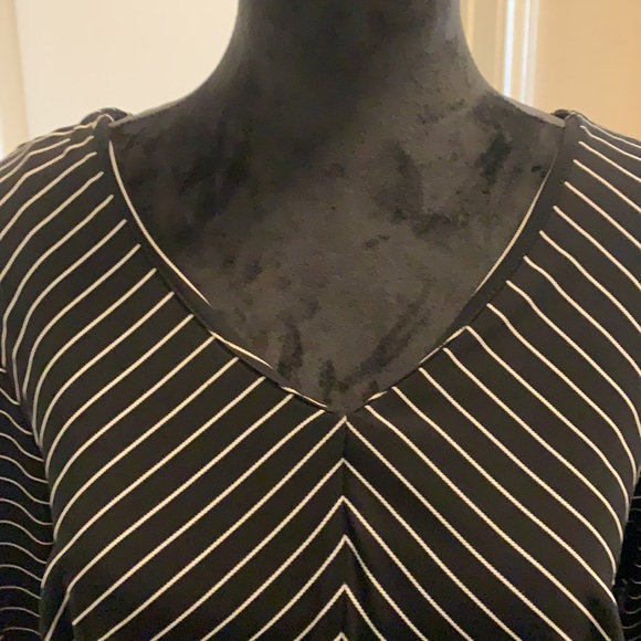 Black/ white stripped dress - Picture 10 of 10